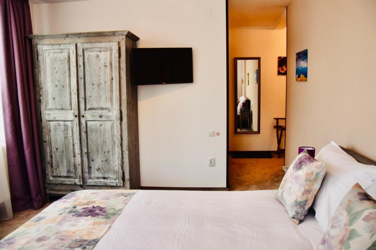 Bed and Breakfast Casa Ankeli Buşteni Exterior foto